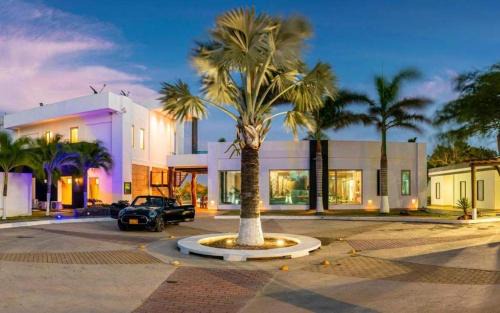 Punta Canoas Villa | Private Villa Golden Days: Family-Friendly with a Pool