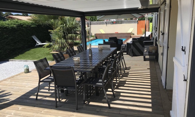 La Teste-de-Buch Villa | Villa with Heated Pool & Ocean Views Near Bassin