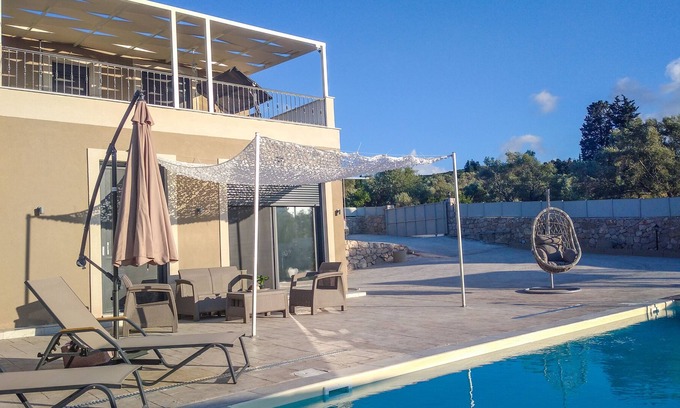 Kavallos Villa | Villa with Private Pool: Perfect for Families Near Lefkada