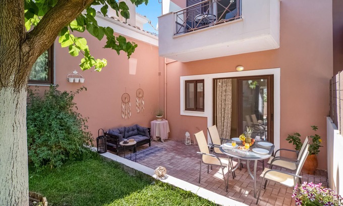 Katokhorion Villa | Villa 'Prolithia 2': Oceanfront Escape with Sea View & Wi-Fi