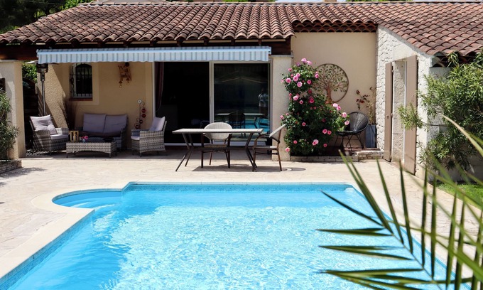 Greoux-les-Bains Villa | Villa Provençale with Pool and Ocean View Retreat