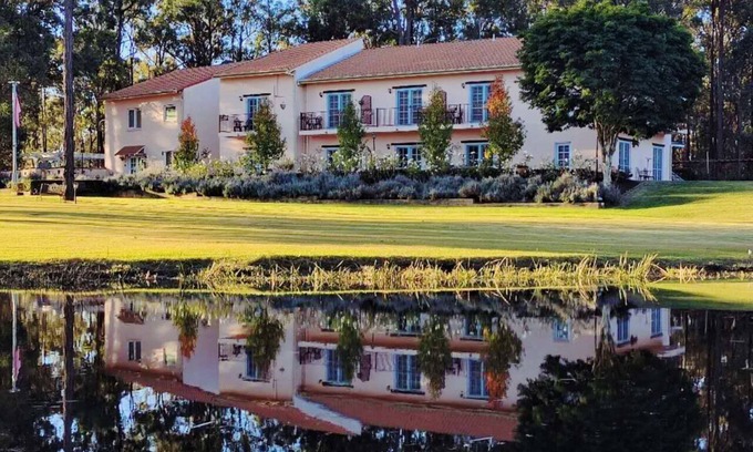 Pokolbin Villa | Experience Villa Provence Guest House with Private Pool