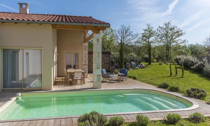 Castelnau-de-Montmiral Villa | Villa Puycelsi: Pet-Friendly Retreat with Pool in a Domain