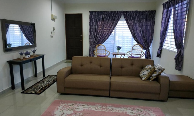 Temerloh Villa | Discover Villa Pulai Indah in Temerloh - Family Friendly Retreat