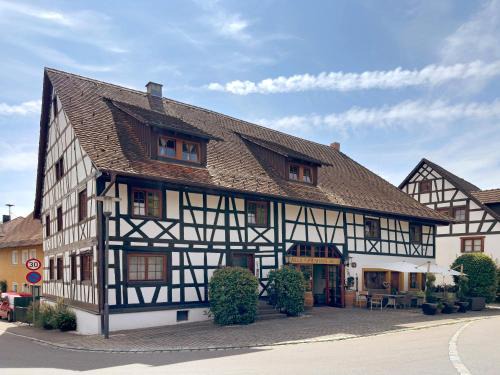 Immenstaad am Bodensee House | Pet-Friendly Retreat at Boutique Hotel Villa Puppenhaus