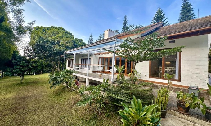 Ciburial House | Family-Friendly Villa Putih Le Cordon with High Guest Ratings