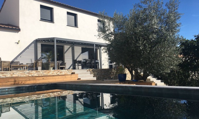 Combaillaux Villa | Inviting Villa Récente Near Beach, Perfect for Families