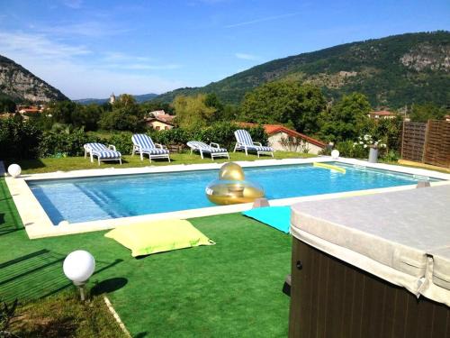 Foix Villa | Inviting Villa with City Views, Private Pool & Jacuzzi