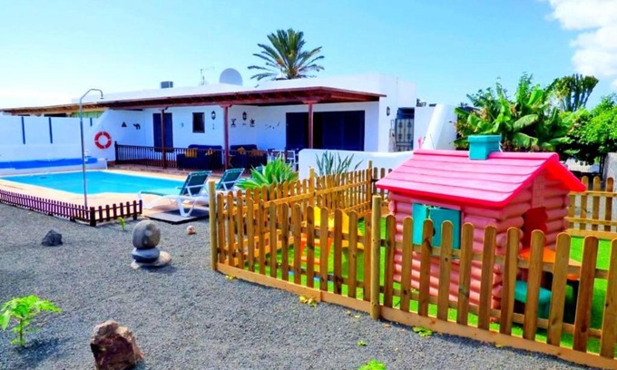 Playa Blanca Villa | Oceanfront Villa Raima with Pool & High Guest Rating