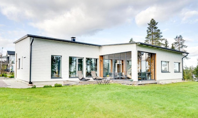 Rovaniemi Villa | Inviting Villa Rainbow: Family-Friendly 4-Star Retreat
