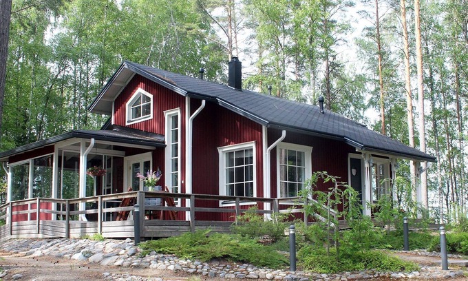 Raakkyla House | Relaxing Villa Raita with Spa and Family-Friendly Amenities