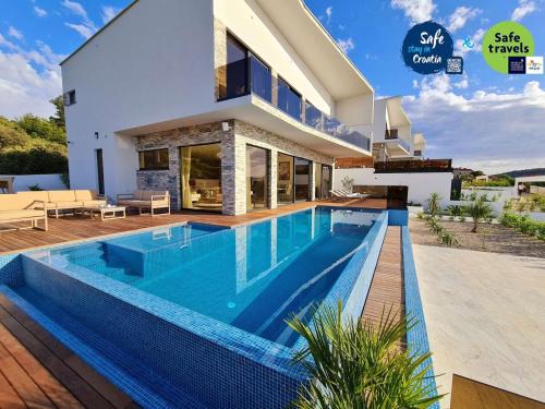 Razanj Villa | Elegant Villa Ramarin III with Infinity Pool & Spa Retreat