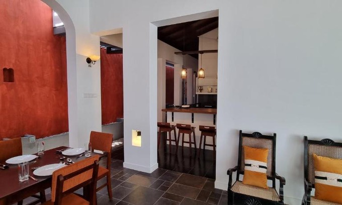 Battaramulla Apartment | Pet-Friendly Retreat at the Red House for Family Getaways