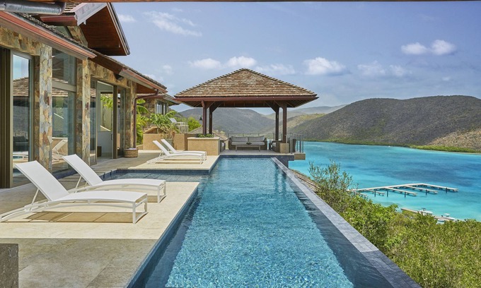 North Sound Villa | Relax at Villa Reef House with Spa and Family Amenities