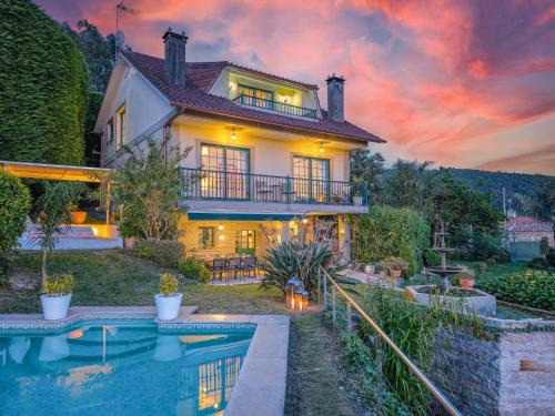 Ames Ski Chalet | Family-Friendly Stay at Villa Regina - A 4-Star Retreat