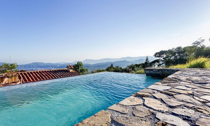 Santo Stefano di Magra Villa | Villa 'Relais Ponzano' near Cinque Terre with Sea view, Infinity Pool & Wi-Fi