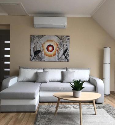 Gardony Apartment | Kid-Friendly Villa Relax KomfortLak with Top Ratings
