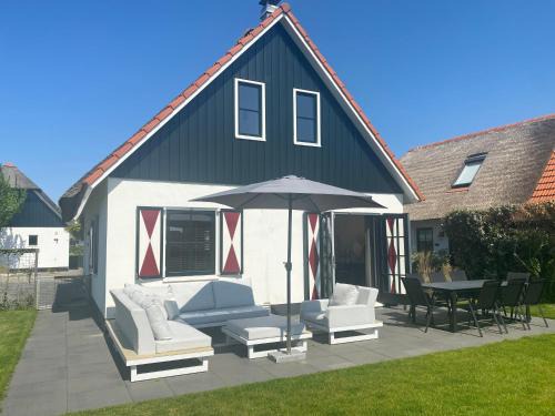 Callantsoog House | Villa Rembrandt: Pet-Friendly Oasis with Ocean Views