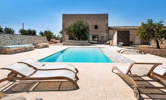 Ragusa Villa | Relaxing Villa Rental with Pool in Beautiful Sicily