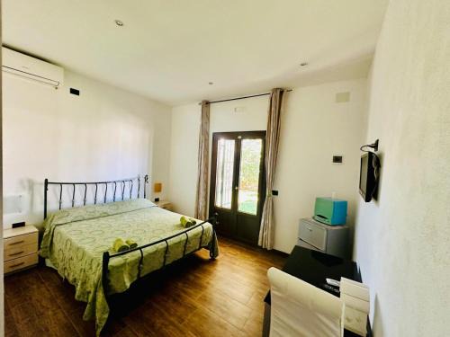 San Michele Salentino House | Experience Villa Resilienza: Oceanfront Bliss & Top Ratings