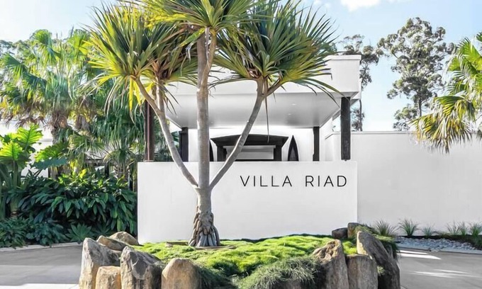 Ewingsdale House | Exclusive Byron Bay Resort with Pool and Spa Amenities