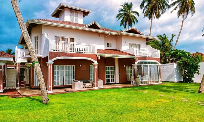 Hikkaduwa Villa | Villa Riina: Private Beachfront Retreat with Top Amenities
