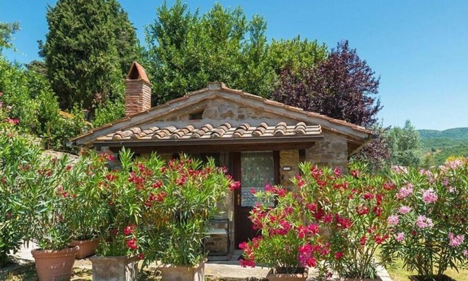 Pieve di Chio Villa | Villa Rinaldo Comfortable holiday residence