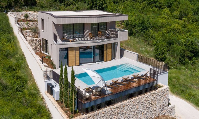 Rozat Villa | Villa Ritz - 5 star villa with a spa, Jacuzzi and sauna, pool, gym and e-bikes