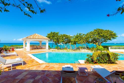 Les Terres Basses Villa | Elegant Villa Riviera with Private Pool and Relaxing Amenities