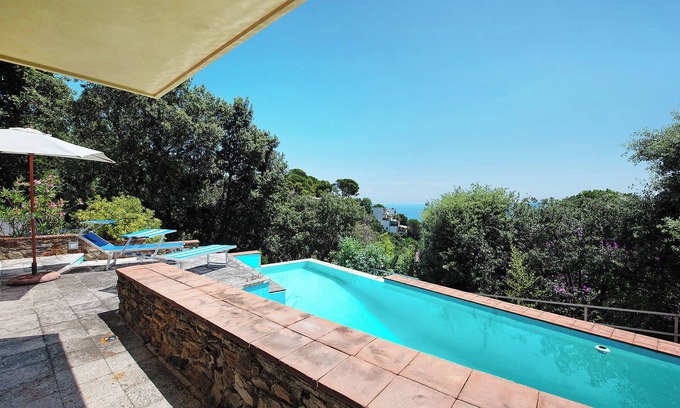 Arenzano Villa | Villa 'Roberta': Private Pool & Ocean View Getaway