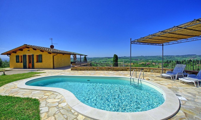 Castelfiorentino Villa | Villa Roberto - Pet-Friendly Retreat with Private Pool