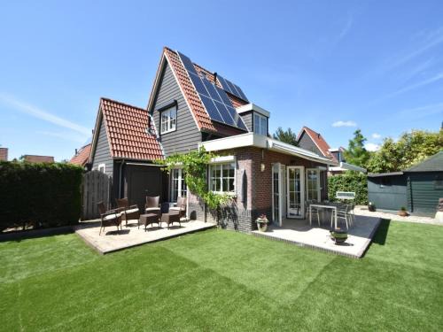 Oude-Tonge House | Villa Robinie: Oceanfront Retreat for Families