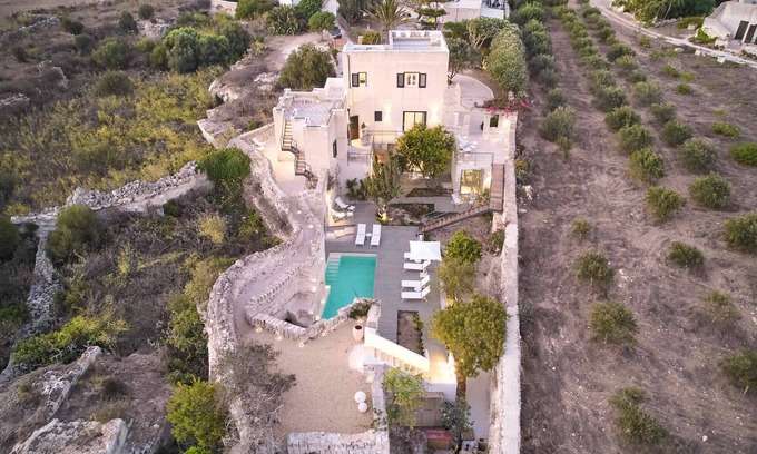 Favignana House | Villa Rocce Bianche: Eco-Friendly Retreat with Ocean Views