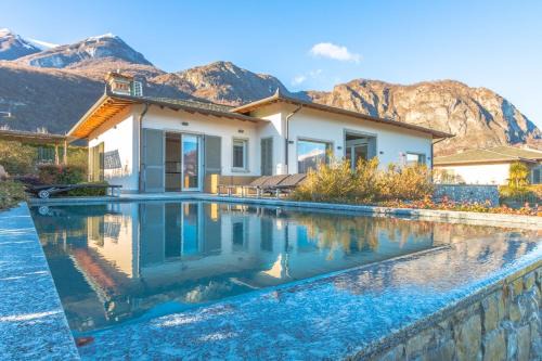 Cadenabbia Villa | Inviting Villa Rogaro Corinna: Oceanfront with Pool