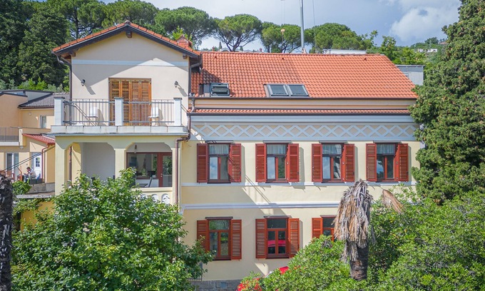 Portoroz Apartment | Discover Villa Roma Portorose: Oceanfront Retreat in Slovenia