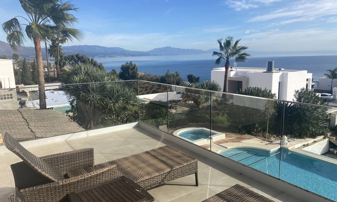 Manilva Villa | Villa 'Romano': Oceanfront Oasis with Private Pool & Wi-Fi