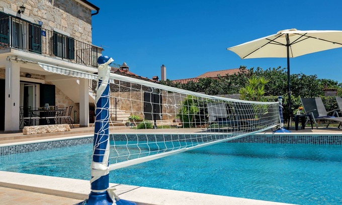 Cove Donja Krusica (Donje selo) House | Villa Romantic (V2441-K1) - Grohote