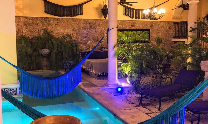 Centro House | Villa Romantica: Colonial Masterpiece with Pool & Spa