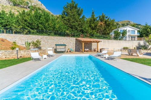 Borgetto Villa | Villa Romitello: Relaxing Retreat with Pool & Pet Friendly