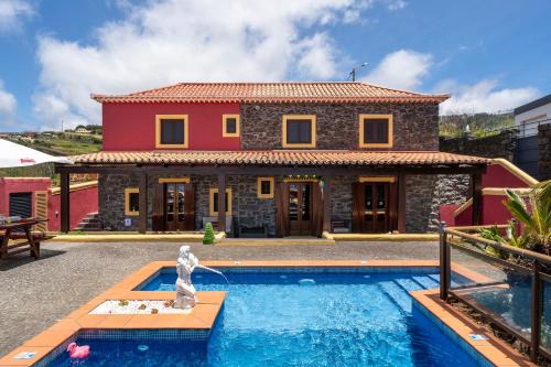 Lombada Velha House | Relaxing Retreat with Pool and Barbecue - Villa Roque