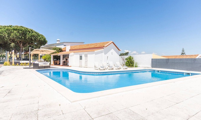Charneca de Caparica e Sobreda Villa | Villa Rosa Brava - Relaxing Ocean View Retreat