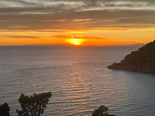 Bonassola Apartment | Villa Rosa with Breathtaking Sea Views & Family Amenities