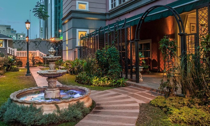 Westlands Hotel | Experience Villa Rosa Kempinski: 5-Star Spa & Pool Retreat