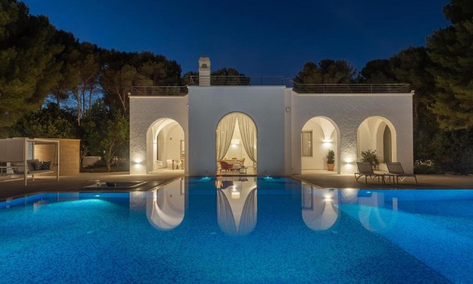 Marina di Pescoluse Villa | Villa Rosa Mediterranea: 4-Star Retreat with Oceanfront Bliss