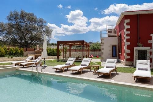 Filaki Villa | Villa Rossa: Oceanfront Escape with Pool & 9.5/10 Rating