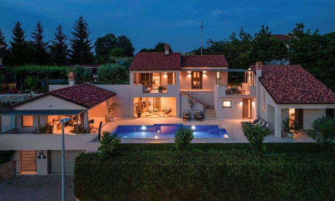 Lindar House | Villa Rotonda in Central Istria, with pool