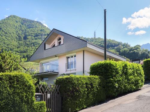 Villeneuve Villa | Villa Route de la Muraz 9 by Interhome