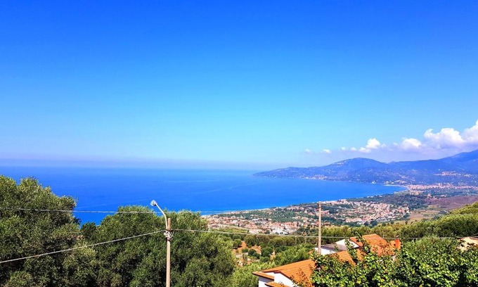 Ascea Apartment | Cozy Villa S. Antonio: Pet-Friendly with Hot Tub & Breakfast