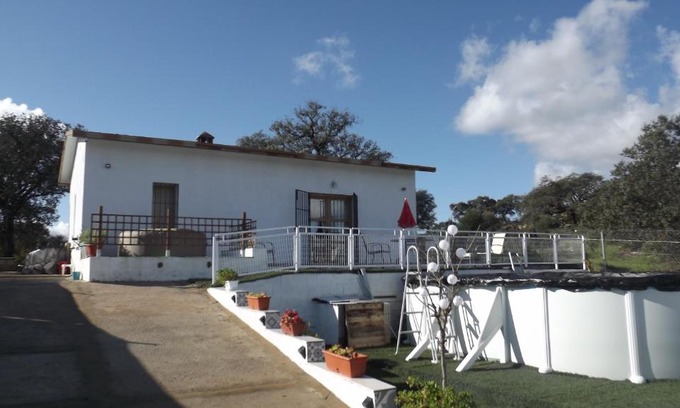 El Castillo de las Guardas House | Villa Saudade: Family-Friendly Retreat with Pool & Hot Tub