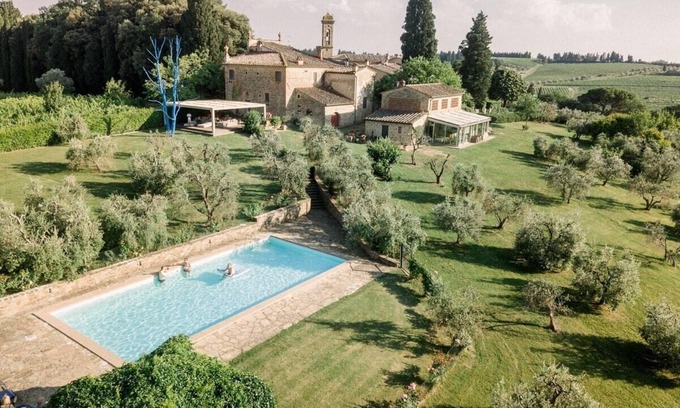 Tavarnelle Val di Pesa Villa | Relax in a Private Villa with Pool in Beautiful Tuscany
